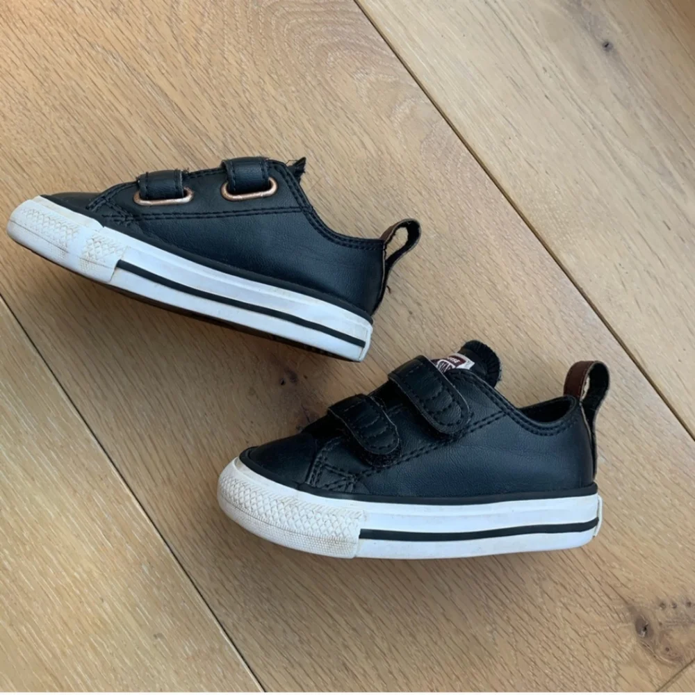 Converse Toddler Velcro Sneakers - Size 4
